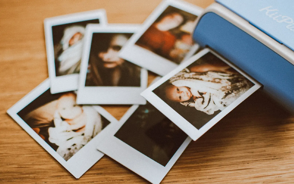 Jak działa papier fotograficzny i co wpływa na trwałość odbitek?